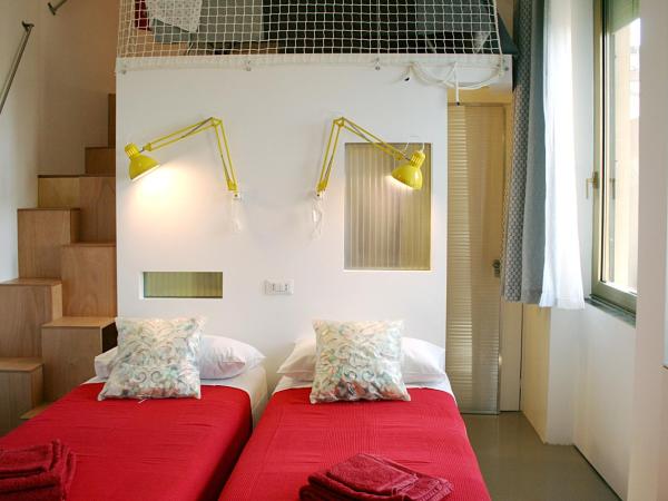 B&B Loft Padova : photo 1 de la chambre chambre double ou lits jumeaux avec salle de bains privative