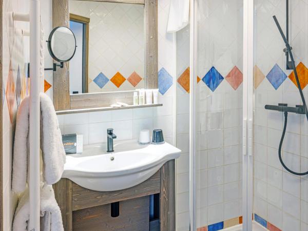 Hôtel L'Aigle du Montana by Les Etincelles : photo 3 de la chambre chambre double avec balcon - vue sur montagne