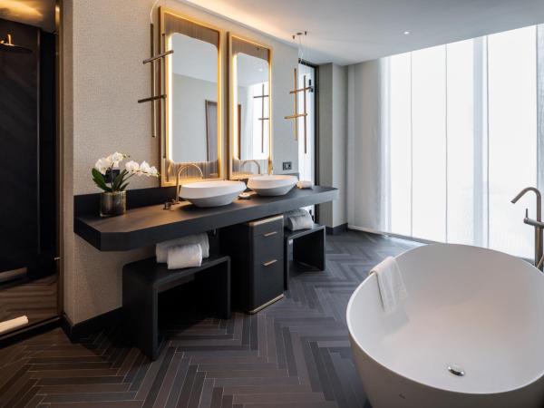 Casa Baglioni Milan - The Leading Hotels of the World : photo 5 de la chambre suite - vue sur ville