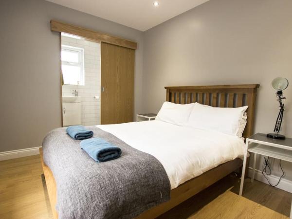 Modern City Centre Rooms : photo 1 de la chambre chambre double ou lits jumeaux avec salle de bains privative