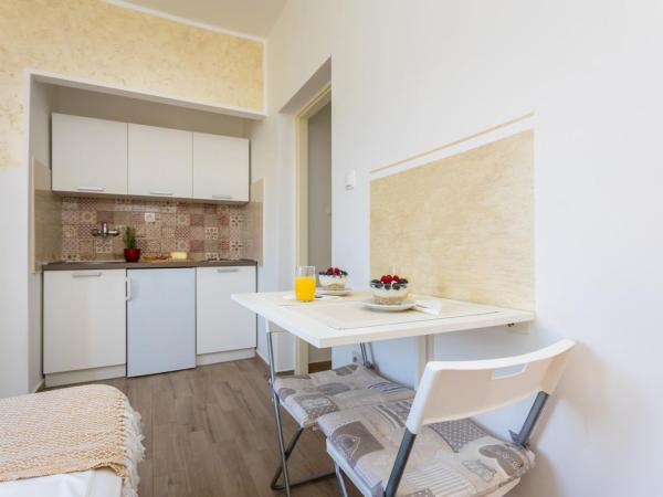 Apartments and Rooms Kod Keti : photo 9 de la chambre studio avec vue sur jardin