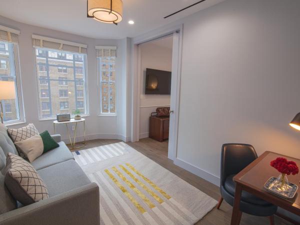 Hotel Belleclaire Central Park : photo 1 de la chambre suite parlor 1 lit king-size et canapé-lit