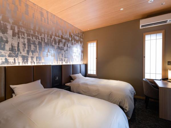 Hatago : photo 7 de la chambre chambre lits jumeaux avec salle de bains privative