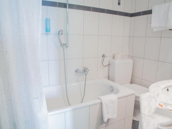 Hotel du Lac : photo 5 de la chambre chambre double avec balcon