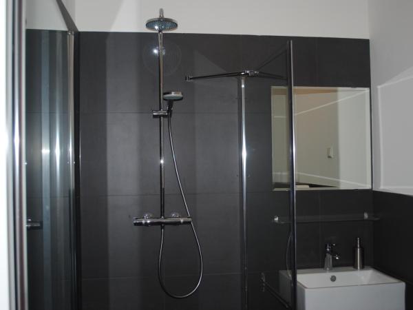 B&B Central Park : photo 9 de la chambre chambre double ou lits jumeaux avec salle de bains