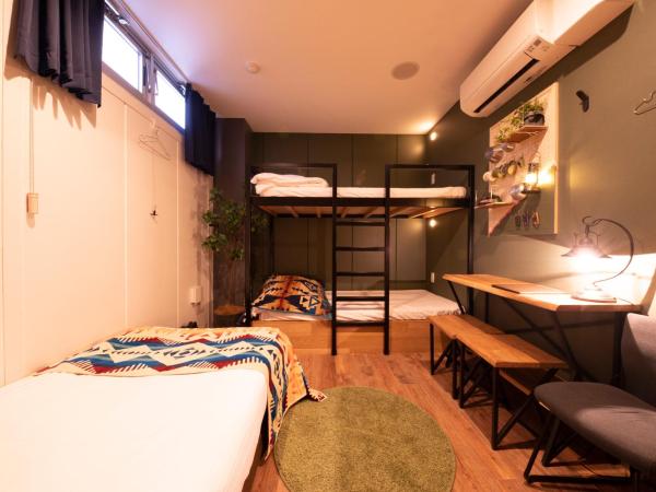 Glamping Tokyo Asakusa : photo 3 de la chambre chambre triple avec sale d'eau commune