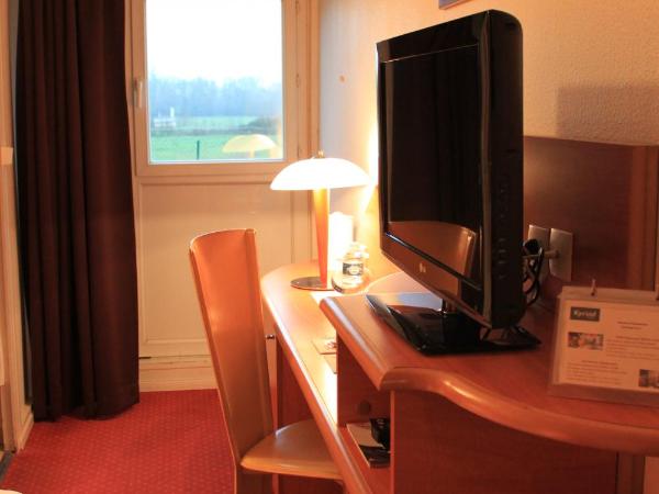 Hotel inn design Macon Sancé ex kyriad : photo 1 de la chambre chambre triple
