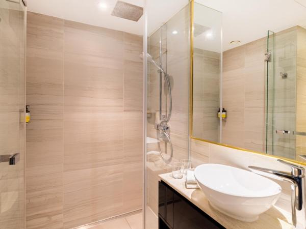 Hotel Saint London : photo 5 de la chambre hébergement lit king-size supérieur - tower hyll