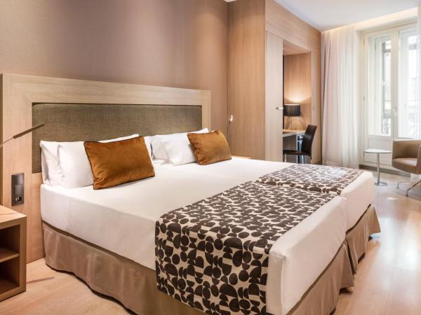 Catalonia Plaza Mayor : photo 1 de la chambre chambre double ou lits jumeaux supérieure