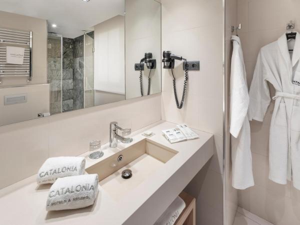 Catalonia Plaza Mayor : photo 4 de la chambre chambre double ou lits jumeaux premium