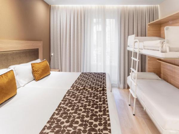 Catalonia Plaza Mayor : photo 3 de la chambre chambre familiale (2 adultes et 2 enfants)