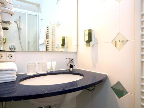 Hotel Mondschein : photo 7 de la chambre chambre double avec vue sur vieille ville