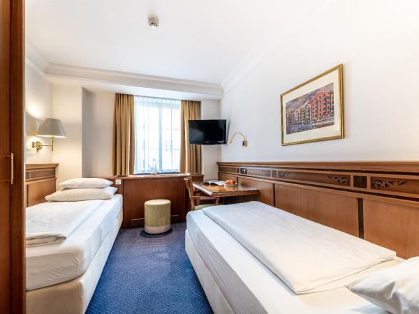 Hotel Mondschein : photo 7 de la chambre suite familiale