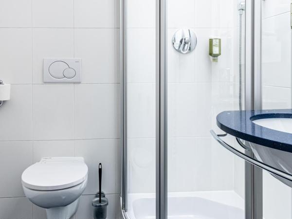 Hotel Mondschein : photo 4 de la chambre petite chambre lits jumeaux