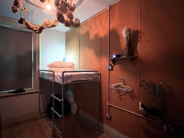 Art Hostel : photo 6 de la chambre chambre lits jumeaux pour personnes à mobilité réduite