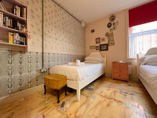 Art Hostel : photo 6 de la chambre chambre lits jumeaux avec salle de bains privative