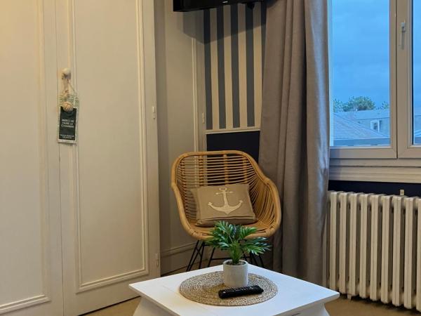 Hôtel de la Côte Fleurie : photo 2 de la chambre chambre lits jumeaux