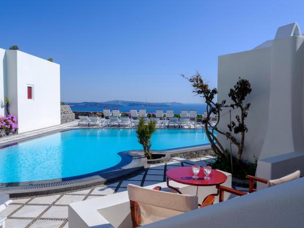 Nikos Villas : photo 7 de la chambre studio - vue sur piscine 