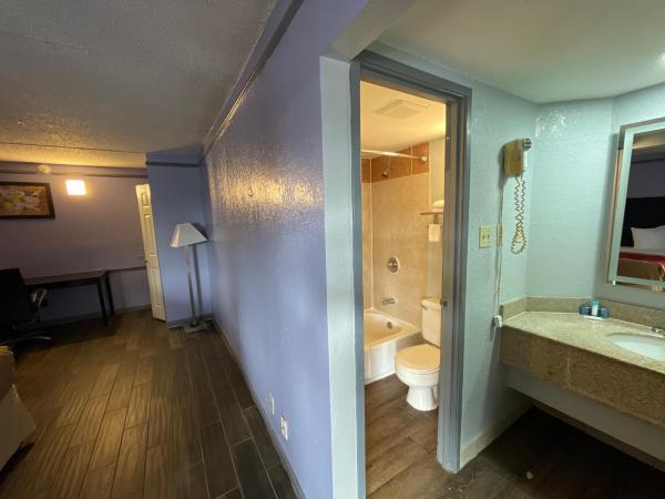 KINGS INN- Medical Downtown Midtown Memphis : photo 2 de la chambre chambre quadruple standard