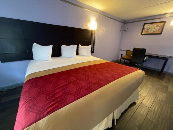 KINGS INN- Medical Downtown Midtown Memphis : photo 4 de la chambre chambre quadruple standard