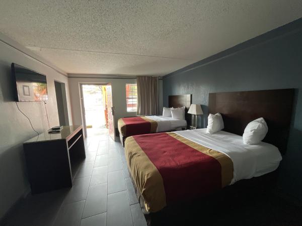 KINGS INN- Medical Downtown Midtown Memphis : photo 3 de la chambre chambre double deluxe (2 adultes + 1 enfant)