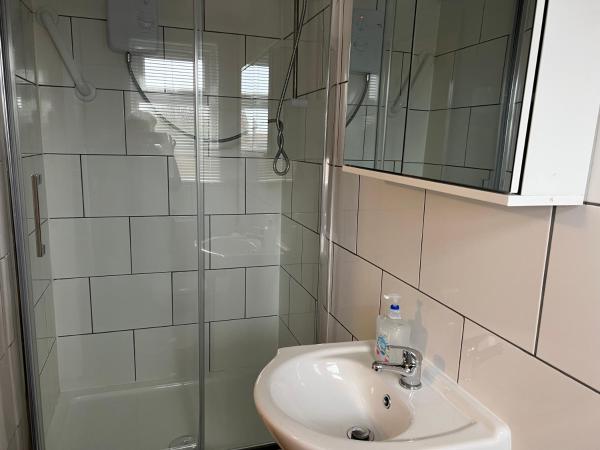 Kensal Lodge 2 Guest House : photo 8 de la chambre chambre double deluxe avec douche