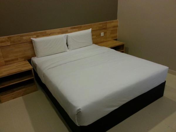 Hotel Suria 18 : photo 4 de la chambre chambre double avec balcon