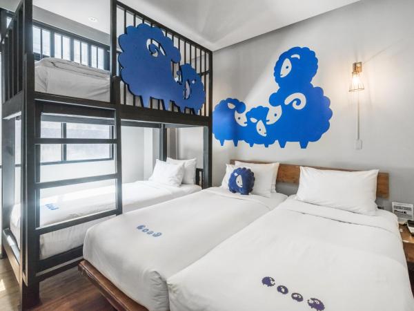 Kokotel Bangkok Surawong : photo 1 de la chambre chambre quadruple