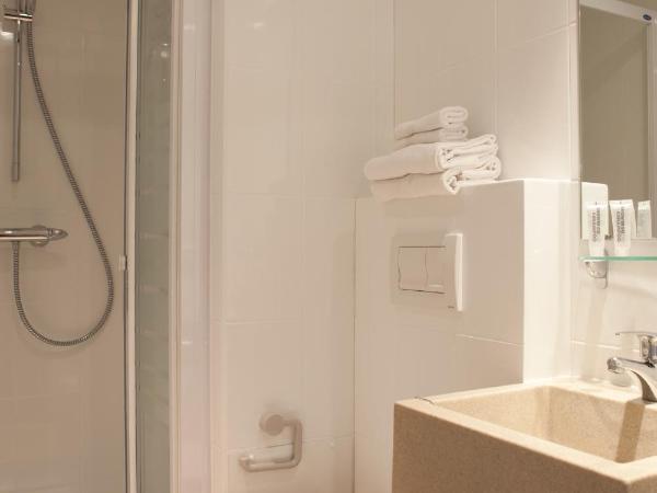 Atipik Hôtel : photo 10 de la chambre chambre double standard - 12 m2