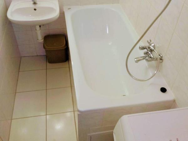 Hostel HOMEr - Old Town Square : photo 4 de la chambre lit simple dans dortoir mixte de 12 lits