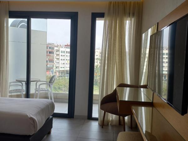 Maarif Home Casablanca : photo 1 de la chambre studio avec balcon