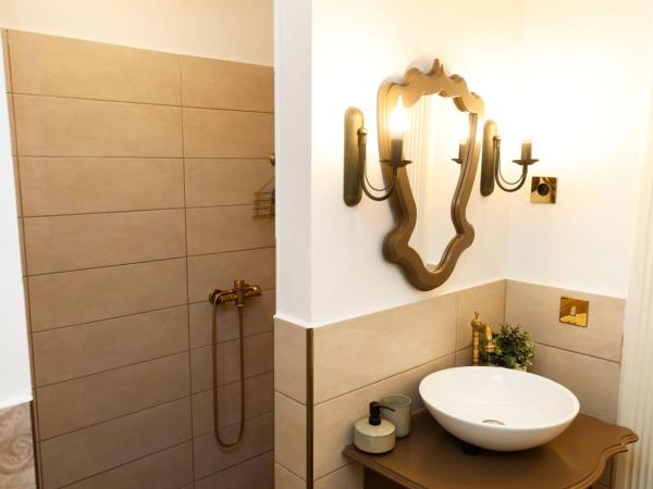 Villabaroque_Eger : photo 7 de la chambre chambre familiale