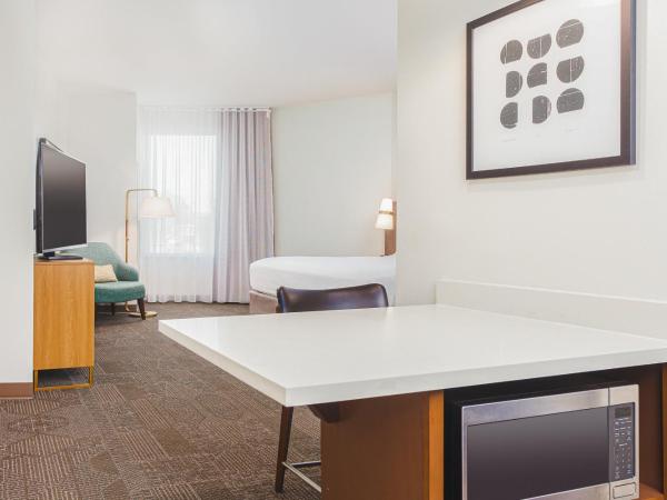 Staybridge Suites - Nashville - Vanderbilt, an IHG Hotel : photo 9 de la chambre studio lit king-size - baignoire accessible aux personnes à mobilité réduite/non-fumeurs