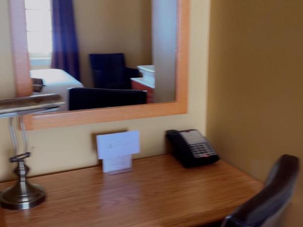 Hotel Louisbourg : photo 7 de la chambre chambre lit queen-size