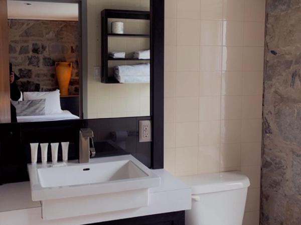 Hotel Louisbourg : photo 8 de la chambre chambre supérieure lit queen-size