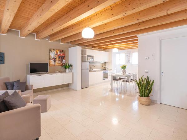 Ca' Degli Antichi Giardini Apartments : photo 10 de la chambre appartement 2 chambres en duplex avec terrasse