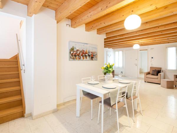 Ca' Degli Antichi Giardini Apartments : photo 4 de la chambre appartement 2 chambres en duplex avec terrasse