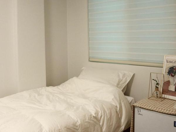 White Story : photo 9 de la chambre chambre double avec salle de bains privative