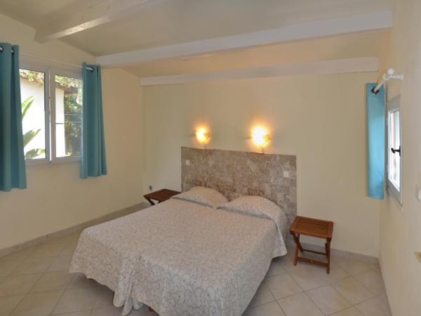 Village Naturiste La Chiappa : photo 7 de la chambre villa 2 chambres :