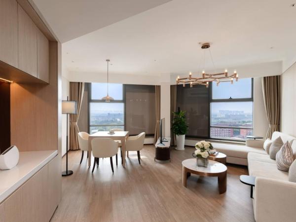 Kew Green Hotel Hongqiao Shanghai : photo 1 de la chambre suite standard avec vue sur la ville