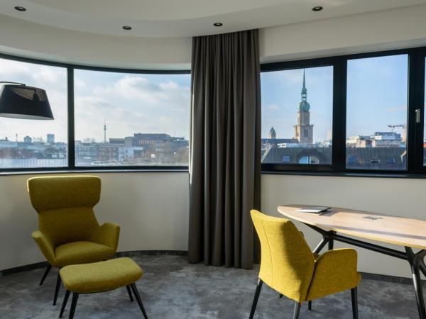 Hotel Esplanade Dortmund : photo 2 de la chambre suite junior panorama