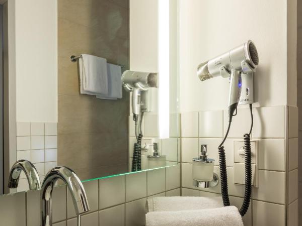 Hotel Esplanade Dortmund : photo 4 de la chambre chambre confort