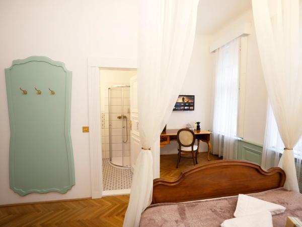 Villabaroque_Eger : photo 5 de la chambre chambre lit queen-size deluxe