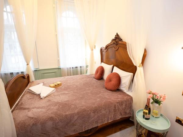 Villabaroque_Eger : photo 6 de la chambre chambre lit queen-size deluxe