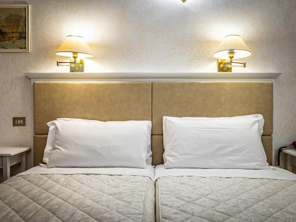 Hotel Alessandra : photo 2 de la chambre chambre quadruple