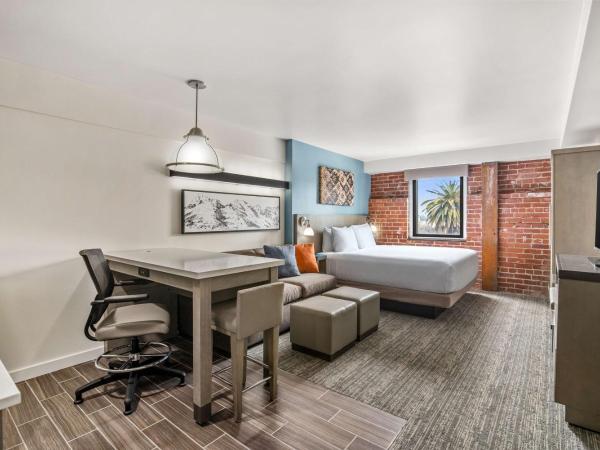 Hyatt House Sacramento-Midtown : photo 3 de la chambre king studio suite with kitchen and sofa bed