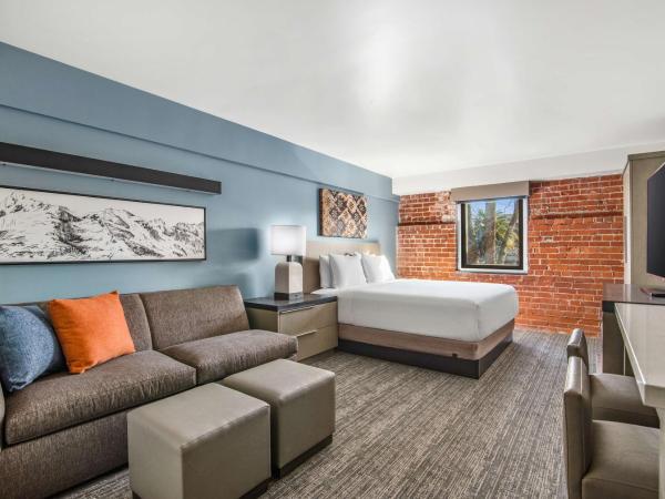 Hyatt House Sacramento-Midtown : photo 3 de la chambre cabinet de travail avec lit king-size