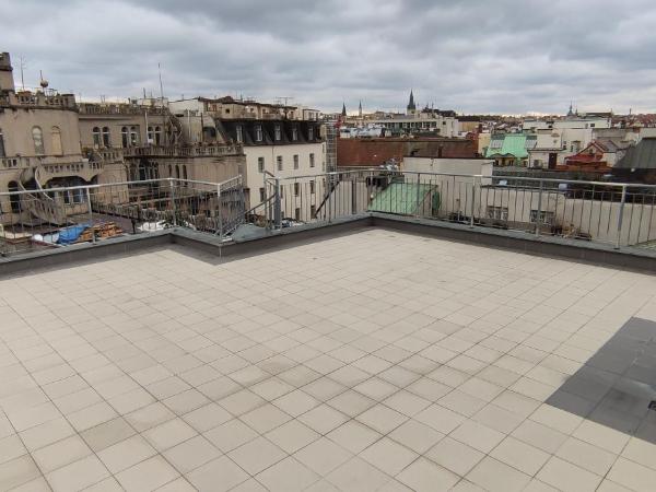 EA ApartHotel Melantrich : photo 9 de la chambre studio supérieur avec terrasse - 2 personnes