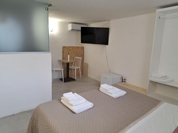 Amendola Rooms : photo 8 de la chambre chambre double avec salle de bains privative