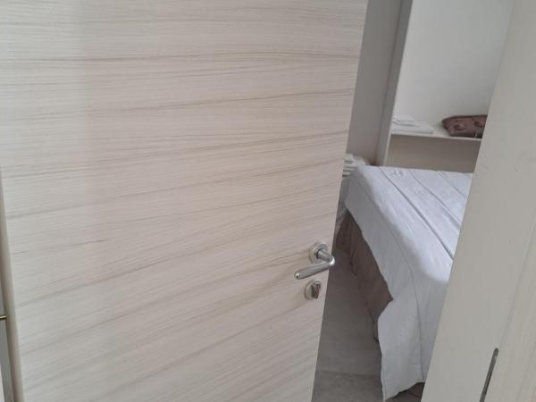 Amendola Rooms : photo 10 de la chambre chambre double avec salle de bains privative